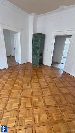 Stylischer Altbau - 4 Zimmer Wohnung mit Balkon und vielen kleinen Details - Foto 1