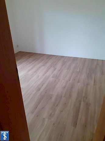 große 2 Zimmer EG Wohnung mit Gartenanteil in Neundorf ab 01.12.2025 frei !! - Photo 4