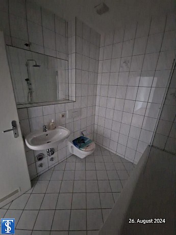 Westend 2 Zimmer Dachgeschosswohnung mit EBK und Balkon schnell sein! - Photo 3