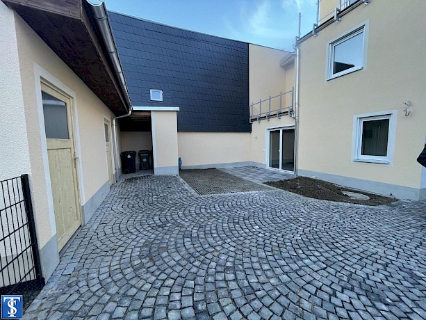 Großzügiges Wohnerlebnis auf zwei Ebenen: Helle 4-Zimmer-Maisonette-Wohnung mit modernem Komfort - Foto 2